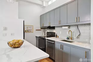 410 13th Ave E, Seattle, WA 98102 - Photo 14