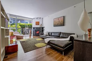 2929 1st Ave, Seattle, WA 98121 - Photo 2
