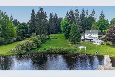 107 Xx W Lake Joy Drive NE, Carnation, WA 98014 - Photo 2