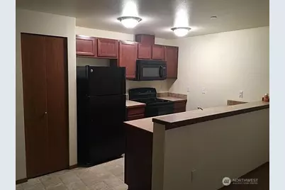 9140 184 Avenue E, Bonney Lake, WA 98391 - Photo 2