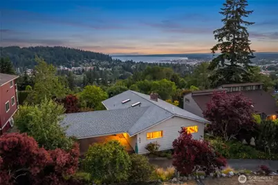 909 Queen Street, Bellingham, WA 98229 - Photo 1