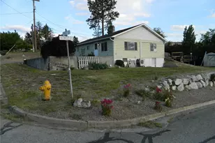 110 1st Street E, Tonasket, WA 98855 - Photo 2