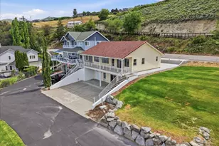 1496 S Lakeshore Rd, Chelan, WA 98816 - Photo 2