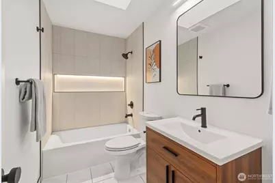 12562 17th Avenue NE, Seattle, WA 98125 - Photo 18