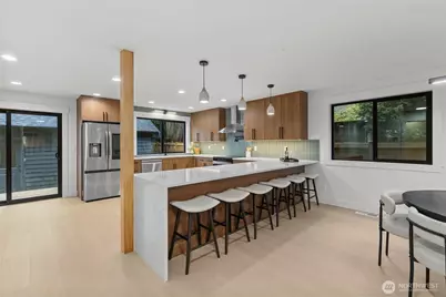 12562 17th Avenue NE, Seattle, WA 98125 - Photo 10