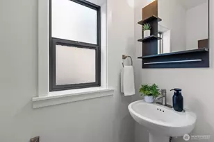 4204 S Trenton St, Seattle, WA 98118 - Photo 16