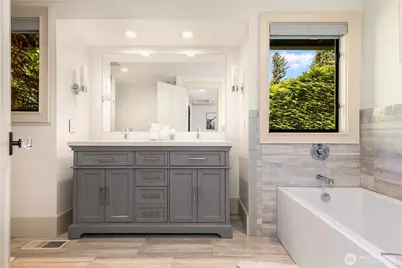 10510 NE 44th Street, Kirkland, WA 98033 - Photo 16