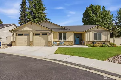 219 Pershing Circle, Wenatchee, WA 98801 - Photo 1
