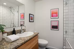 7600 Greenwood Ave N, Seattle, WA 98103 - Photo 26