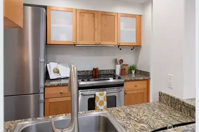 7600 Greenwood Avenue N #303, Seattle, WA 98103 - Photo 8