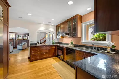 3608 43rd Avenue NE, Seattle, WA 98105 - Photo 10