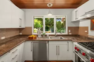 3600 86th Ave SE, Mercer Island, WA 98040 - Photo 10