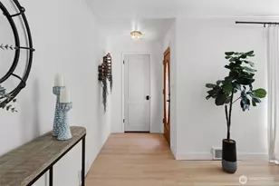 4076 NE 87th St, Seattle, WA 98115 - Photo 2