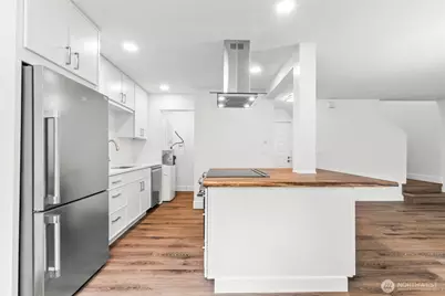 3423 W Government Way #8, Seattle, WA 98199 - Photo 4