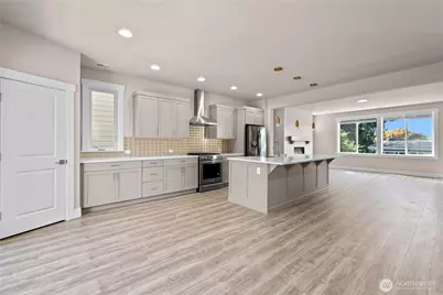2204 176th Place SW #3, Lynnwood, WA 98037 - Photo 2