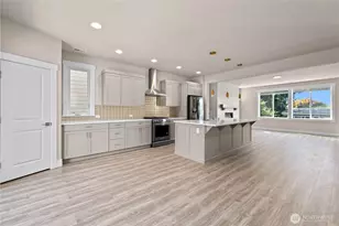 2204 176th Pl SW, Lynnwood, WA 98037 - Photo 2