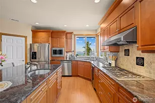 1040 Cassius Ct, Camano Island, WA 98282 - Photo 14
