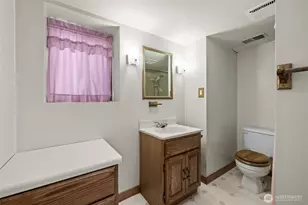 7843 Stroud Ave N, Seattle, WA 98103 - Photo 30