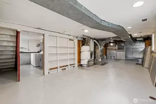 7843 Stroud Ave N, Seattle, WA 98103 - Photo 32