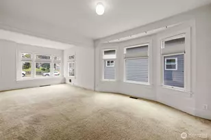 7843 Stroud Ave N, Seattle, WA 98103 - Photo 14