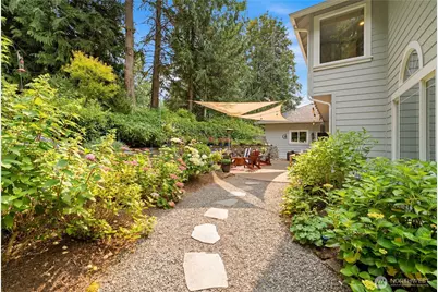 27621 NE Quail Creek Drive, Redmond, WA 98053 - Photo 16