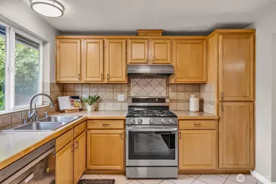 14638 124th Place NE, Woodinville, WA 98072 - Photo 10