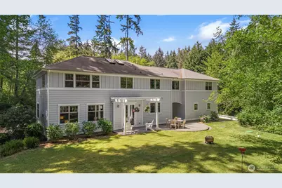 4810 Rose Avenue NE, Bainbridge Island, WA 98110 - Photo 2