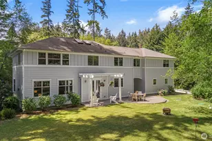 4810 Rose Ave NE, Bainbridge Island, WA 98110 - Photo 2