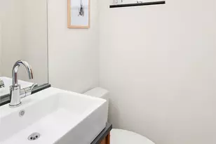 219 12th Ave E, Seattle, WA 98102 - Photo 22