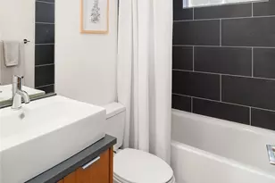 219 12th Ave E, Seattle, WA 98102 - Photo 20