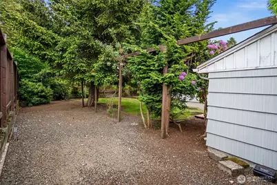 7819 28th Street W, University Place, WA 98466 - Photo 32