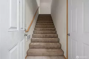 2045 Bobs Hollow Ln, DuPont, WA 98327 - Photo 2
