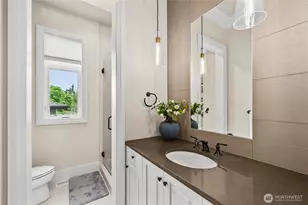10223 NE 22 Pl, Bellevue, WA 98004 - Photo 20