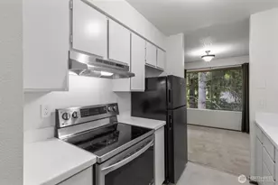 16200 NE 12th Ct, Bellevue, WA 98008 - Photo 8
