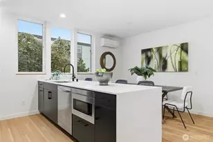 3646 Greenwood Ave N, Seattle, WA 98103 - Photo 16