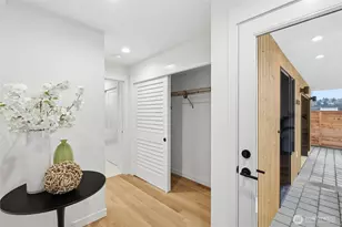 3646 Greenwood Ave N, Seattle, WA 98103 - Photo 2