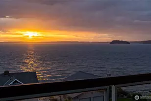 1035 Shorecrest Pl, Camano Island, WA 98282 - Photo 2
