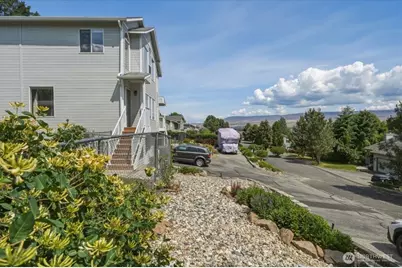 2432 Jeffrey Court, Wenatchee, WA 98801 - Photo 2