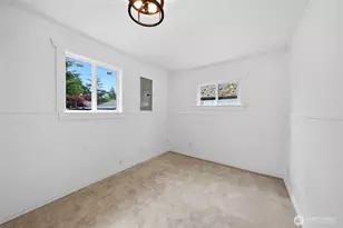 10330 Stone Ave N, Seattle, WA 98133 - Photo 32