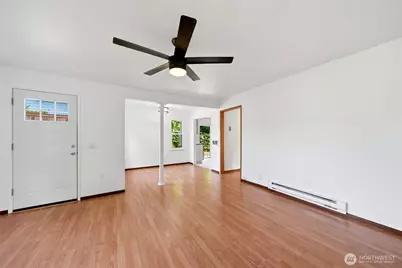 10330 Stone Avenue N, Seattle, WA 98133 - Photo 20