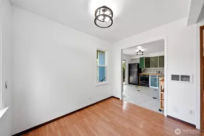 10330 Stone Avenue N, Seattle, WA 98133 - Photo 14