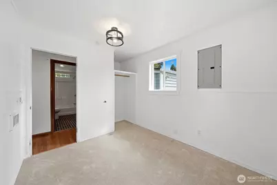 10330 Stone Avenue N, Seattle, WA 98133 - Photo 16