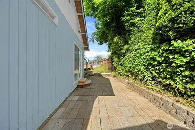 10330 Stone Avenue N, Seattle, WA 98133 - Photo 22