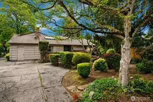 7611 NE 8th St, Medina, WA 98039 - Photo 2
