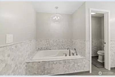 1419 S 240th Street, Des Moines, WA 98198 - Photo 16