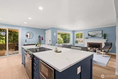 2129 42nd Avenue SW, Seattle, WA 98116 - Photo 2