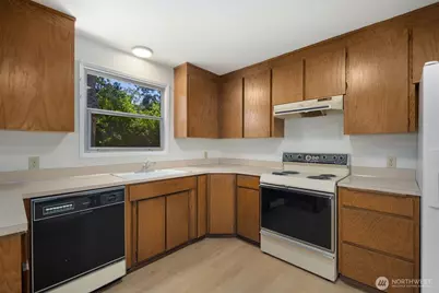 31 Crescent Cir SW, Lakewood, WA 98499 - Photo 8