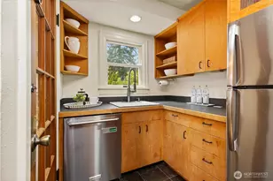 547 NE 91st St, Seattle, WA 98115 - Photo 16