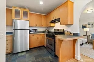 547 NE 91st St, Seattle, WA 98115 - Photo 14
