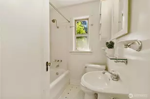 547 NE 91st St, Seattle, WA 98115 - Photo 22